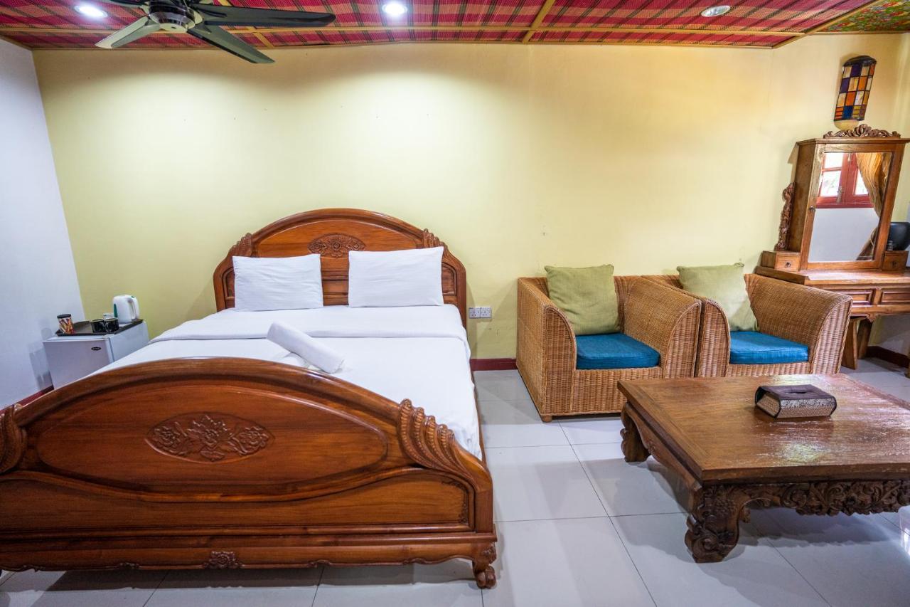 Lost Paradise Resort Бату Феринги Екстериор снимка
